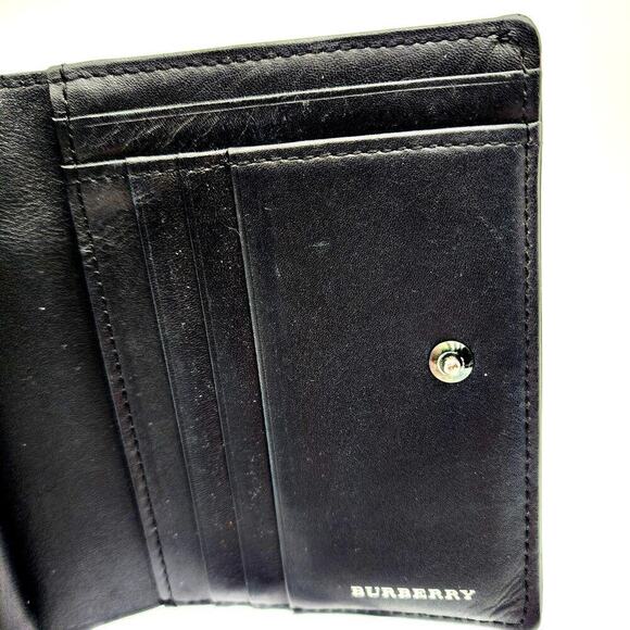 BURBERRY Black embossed patent leather kiss lock compact wallet - Picture 13 of 16